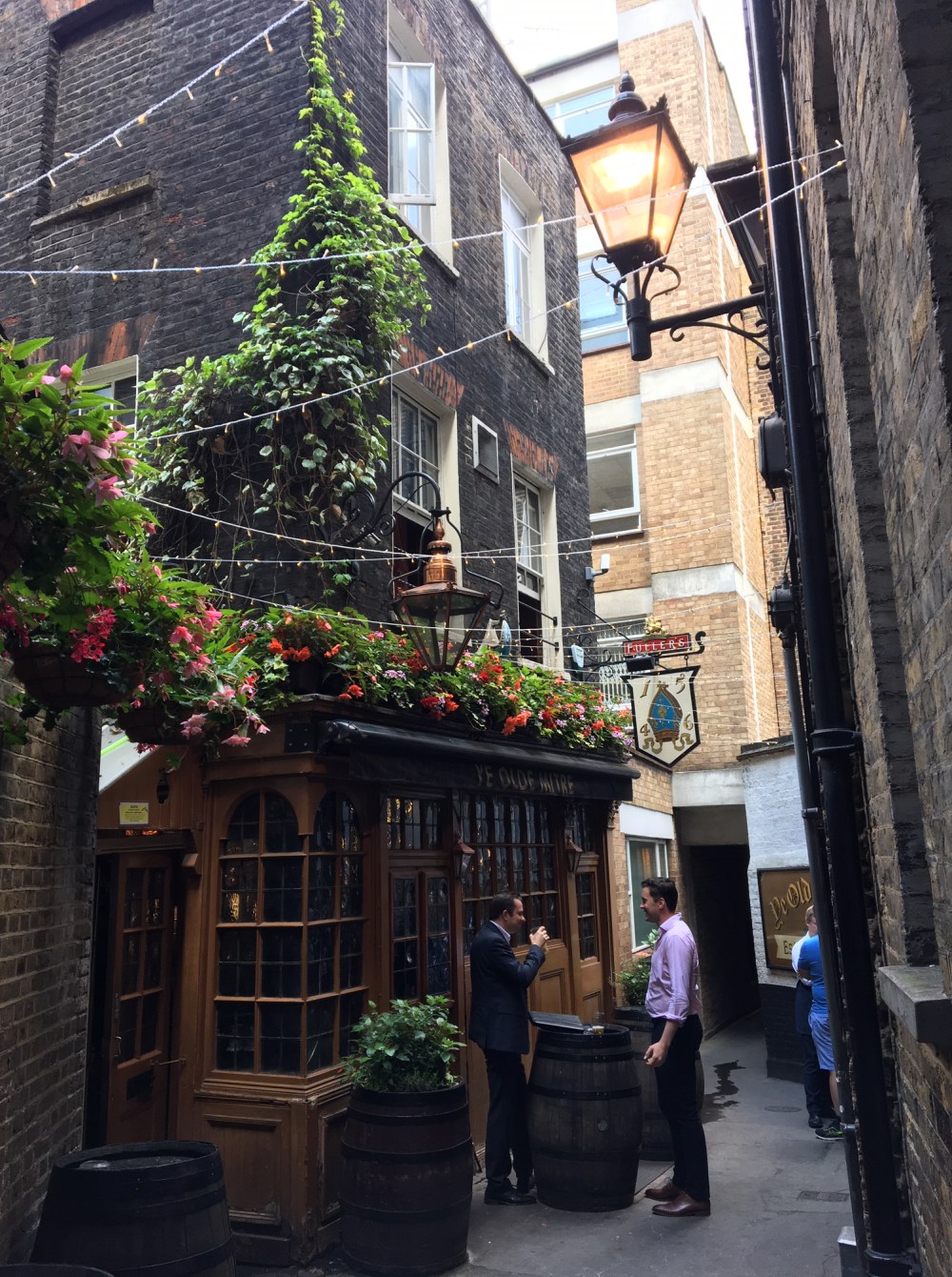 ye-olde-mitre-london
